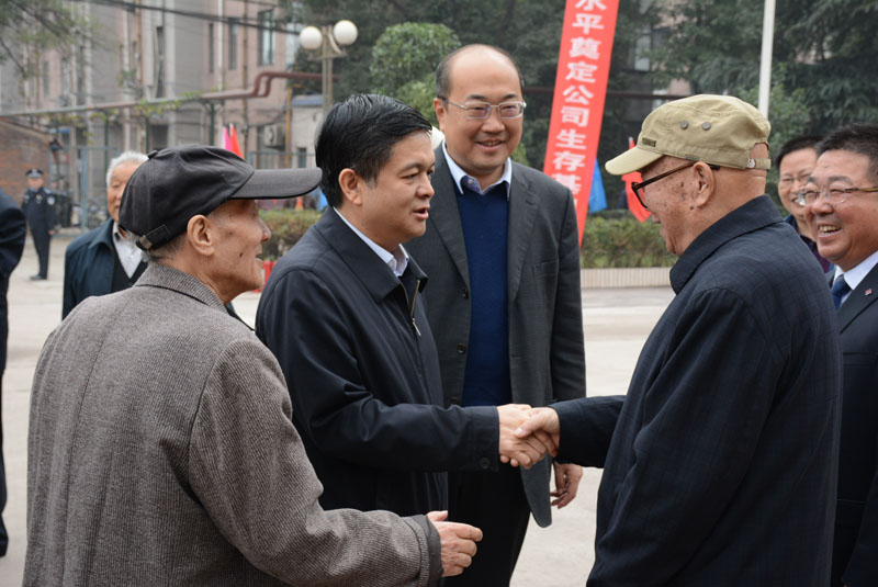 集團領導.jpg